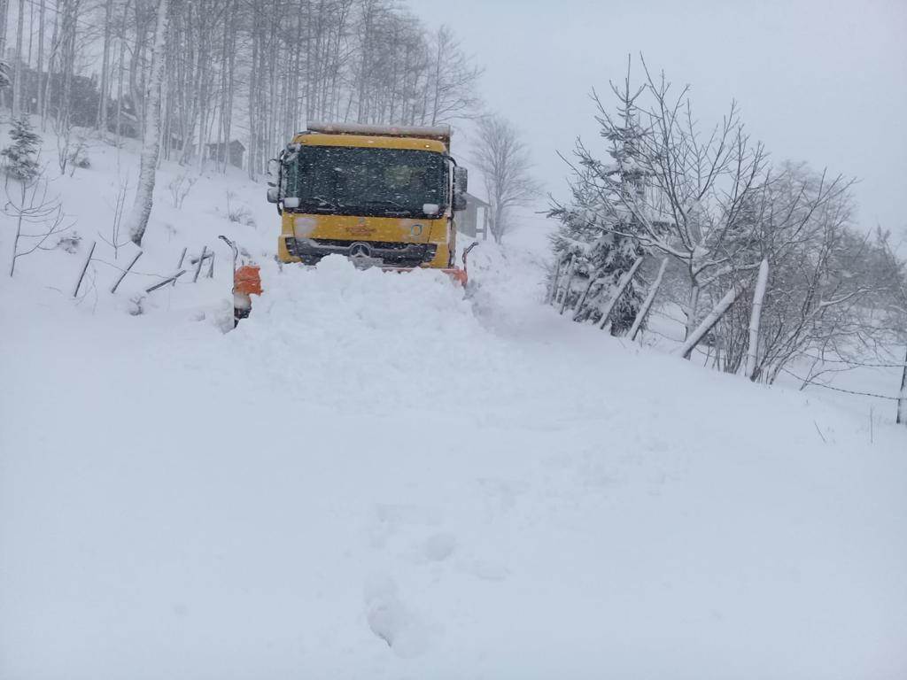 KAR YAĞIŞI YÜKSEK KESİMLERDE ETKİLİ OLDU